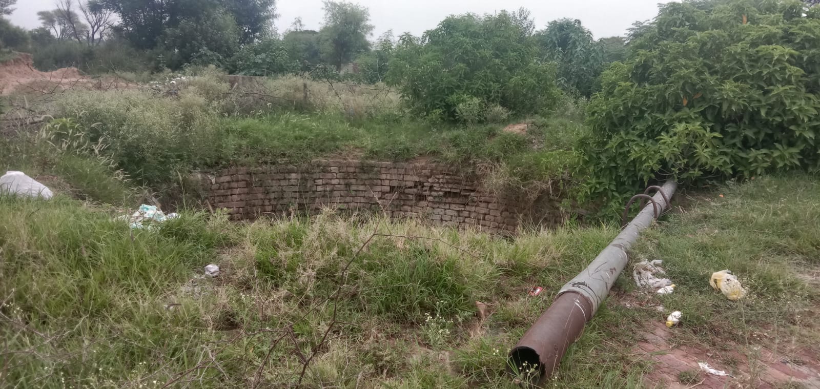 Padhar: brick-lined well